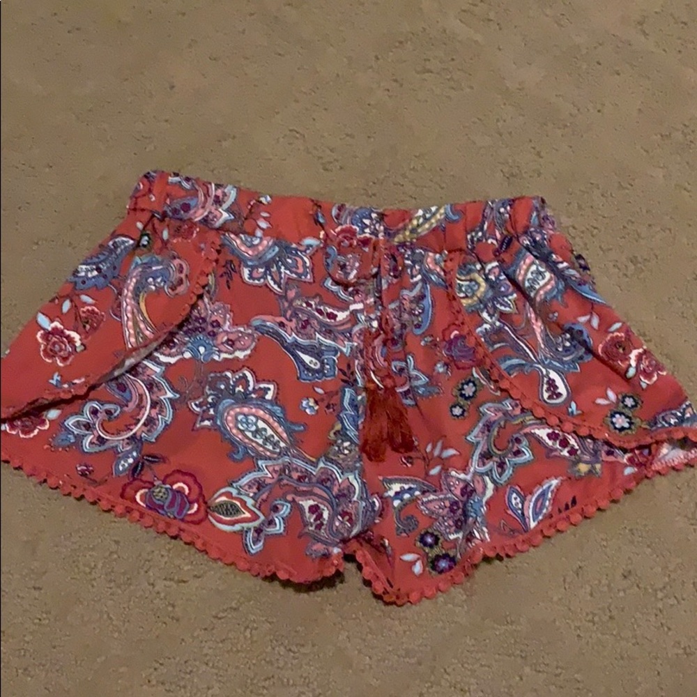 Maroon floral loose shorts